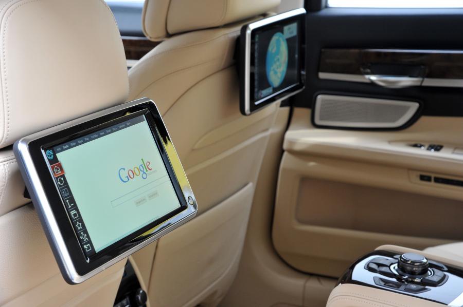  BMW 750iL 2013 года  (фото 29 из 96)